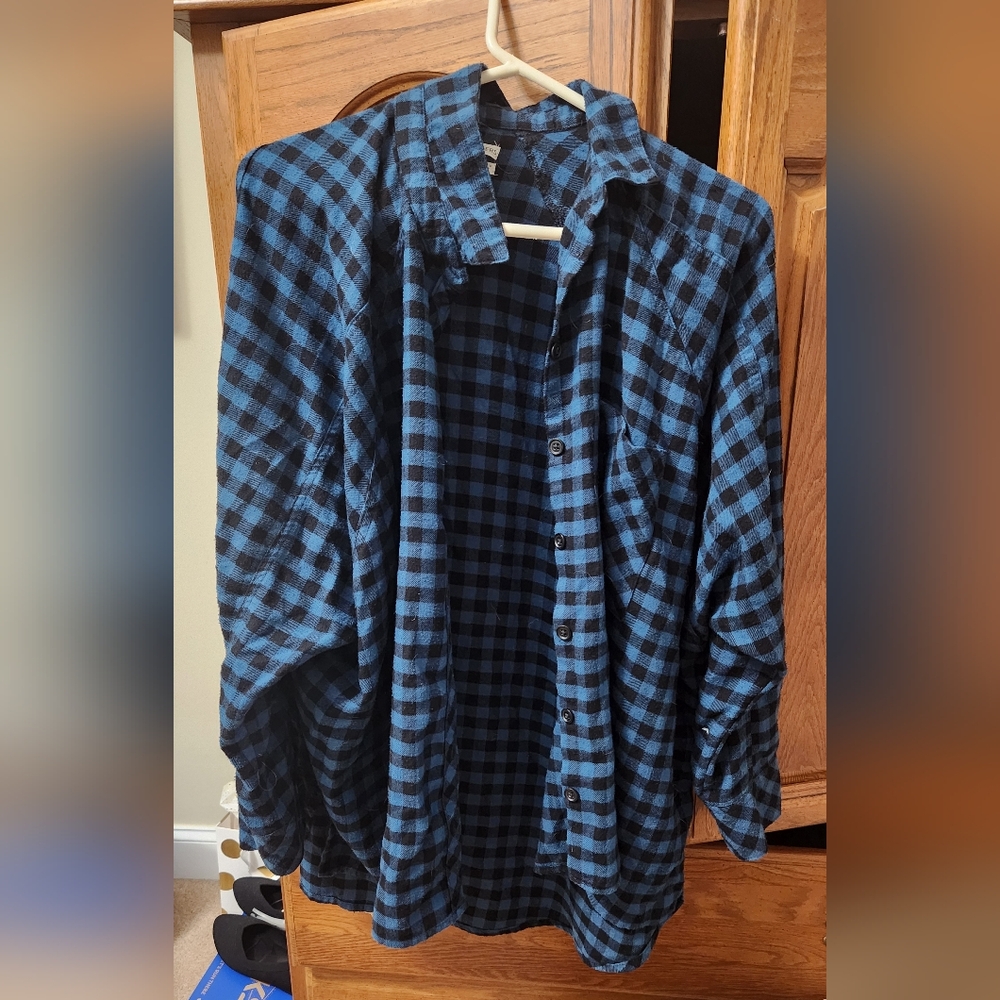Urban Outfitters Black & Blue Checkered Flannel